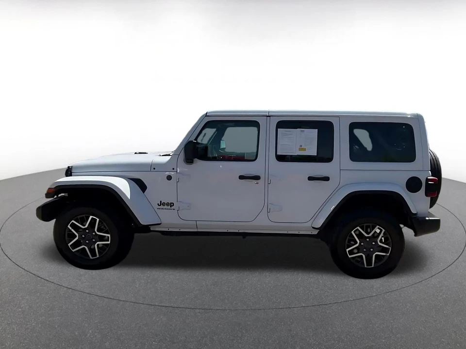 2025 Jeep JL Wrangler - Image 9 of 31