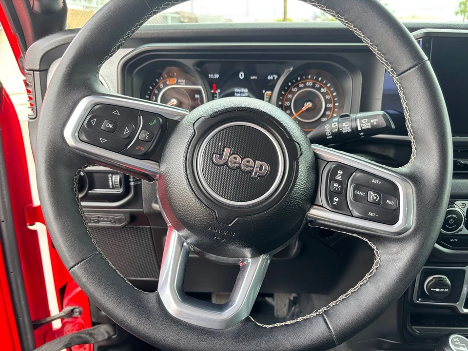 2025 Jeep JL Wrangler - Image 30 of 31