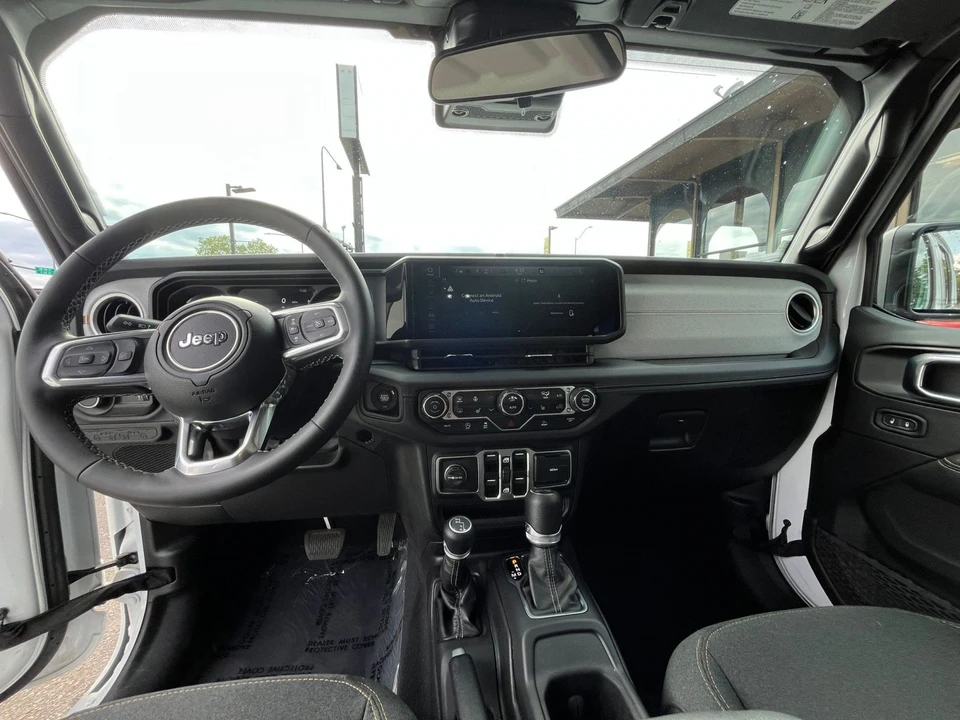 2025 Jeep JL Wrangler - Image 31 of 31