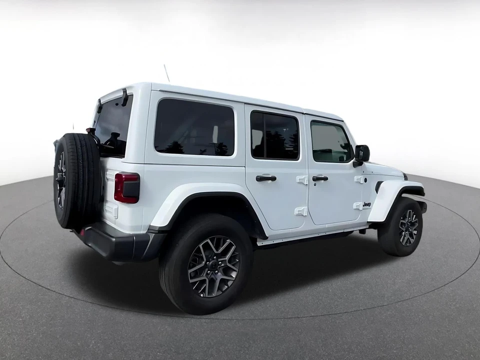 2025 Jeep JL Wrangler - Image 12 of 31