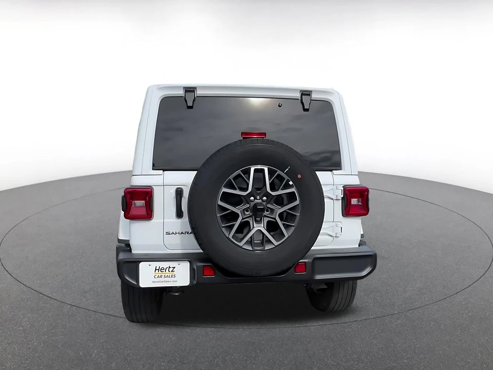 2025 Jeep JL Wrangler - Image 11 of 31