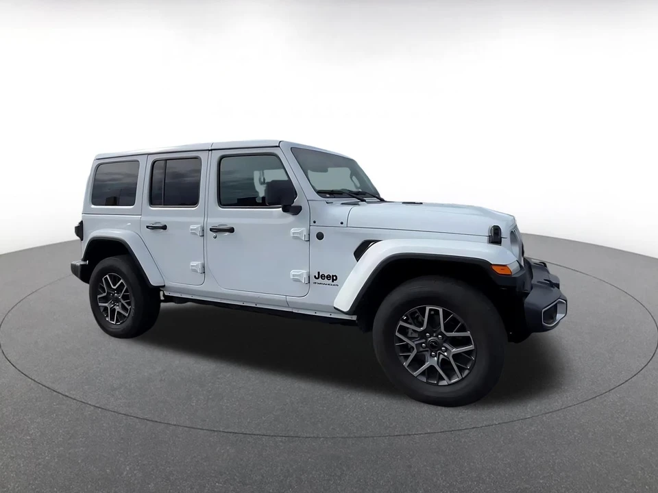 2025 Jeep JL Wrangler - Image 2 of 31