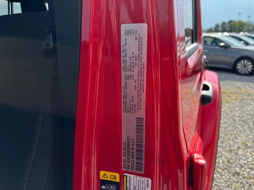 2025 Jeep JL Wrangler - Image 31 of 31