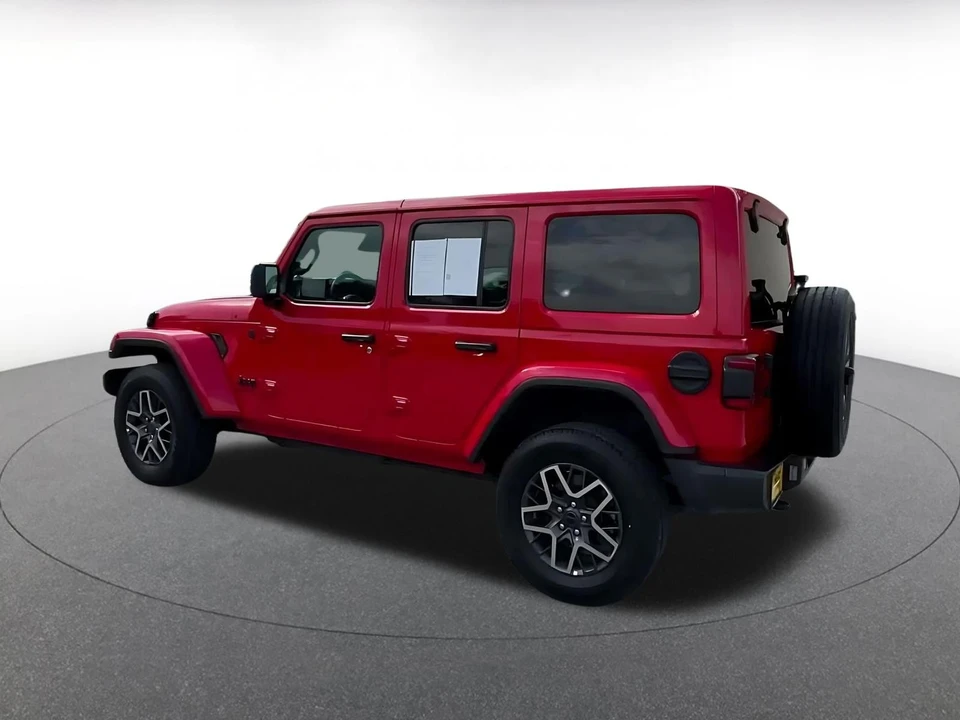 2025 Jeep JL Wrangler - Image 11 of 31