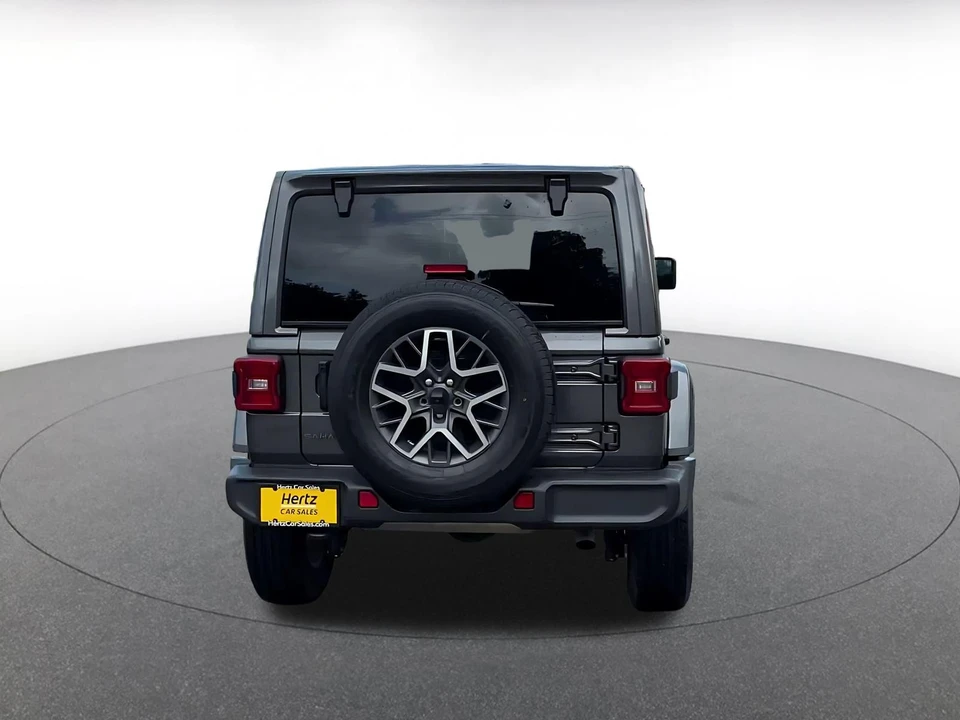 2025 Jeep JL Wrangler - Image 14 of 31