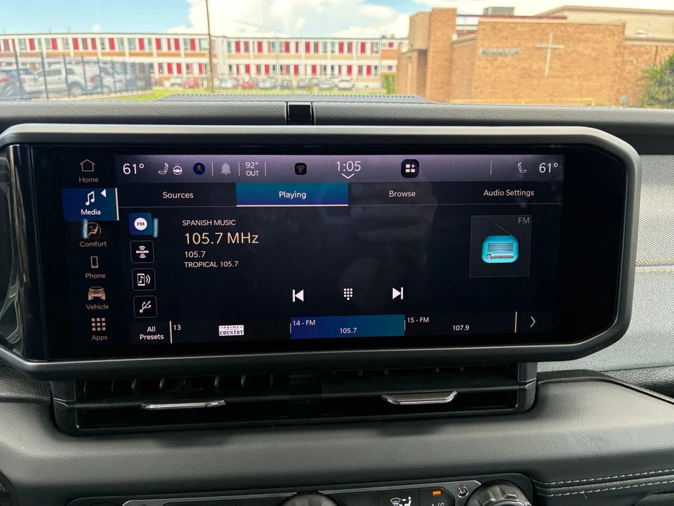 2025 Jeep JL Wrangler - Image 21 of 31