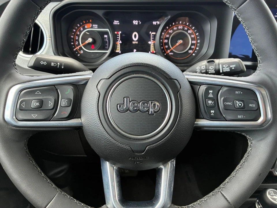 2025 Jeep JL Wrangler - Image 29 of 31