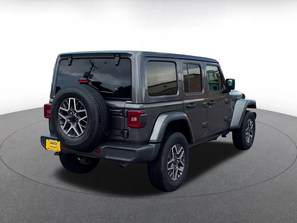 2025 Jeep JL Wrangler - Image 15 of 31