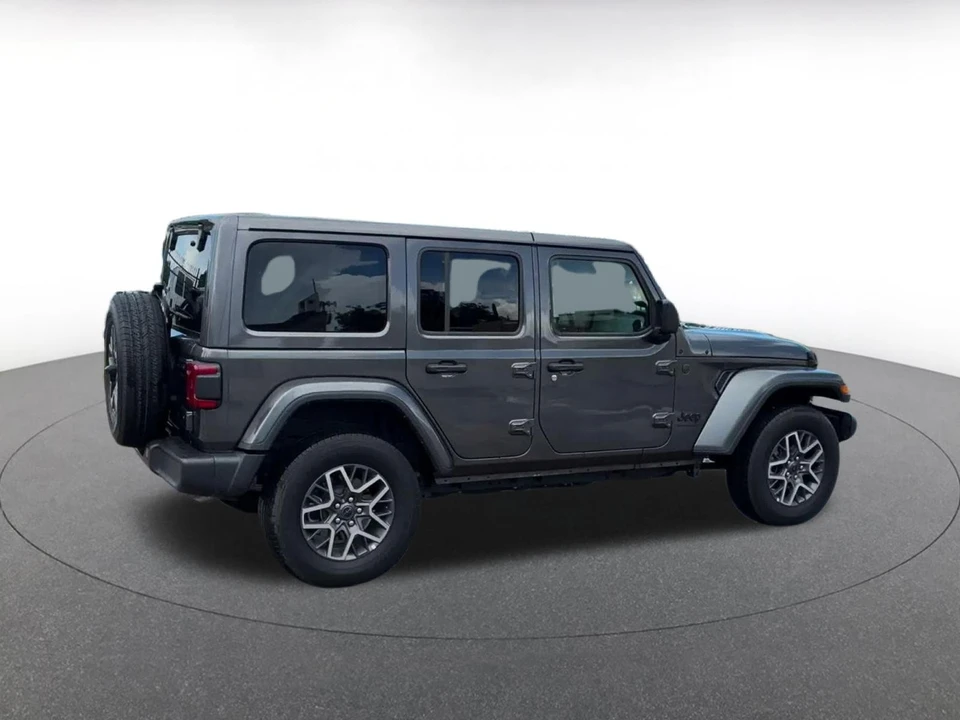 2025 Jeep JL Wrangler - Image 16 of 31