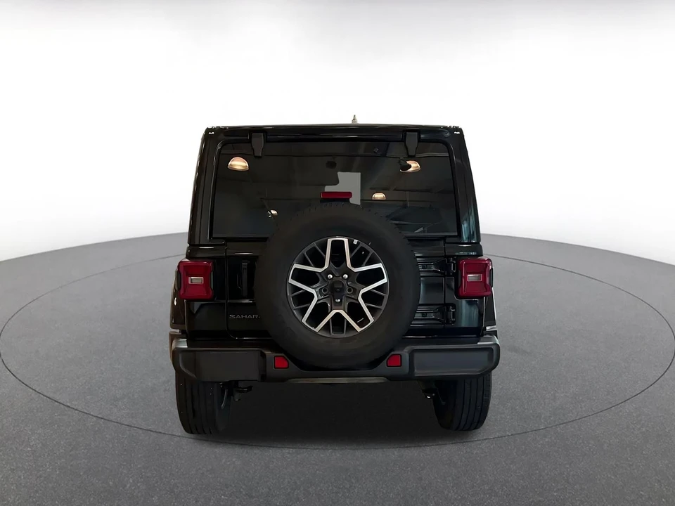 2025 Jeep JL Wrangler - Image 14 of 31