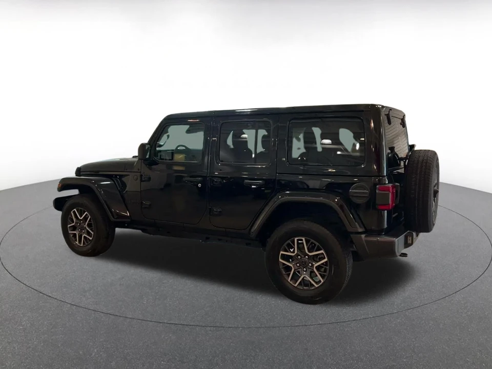 2025 Jeep JL Wrangler - Image 11 of 31