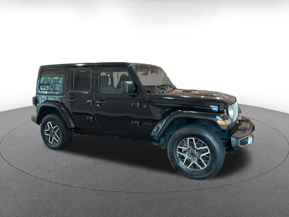 2025 Jeep JL Wrangler - Image 2 of 31