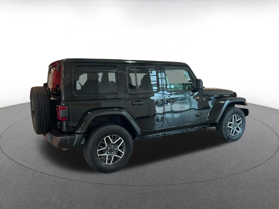 2025 Jeep JL Wrangler - Image 16 of 31