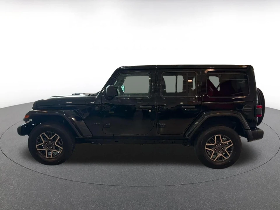 2025 Jeep JL Wrangler - Image 9 of 31