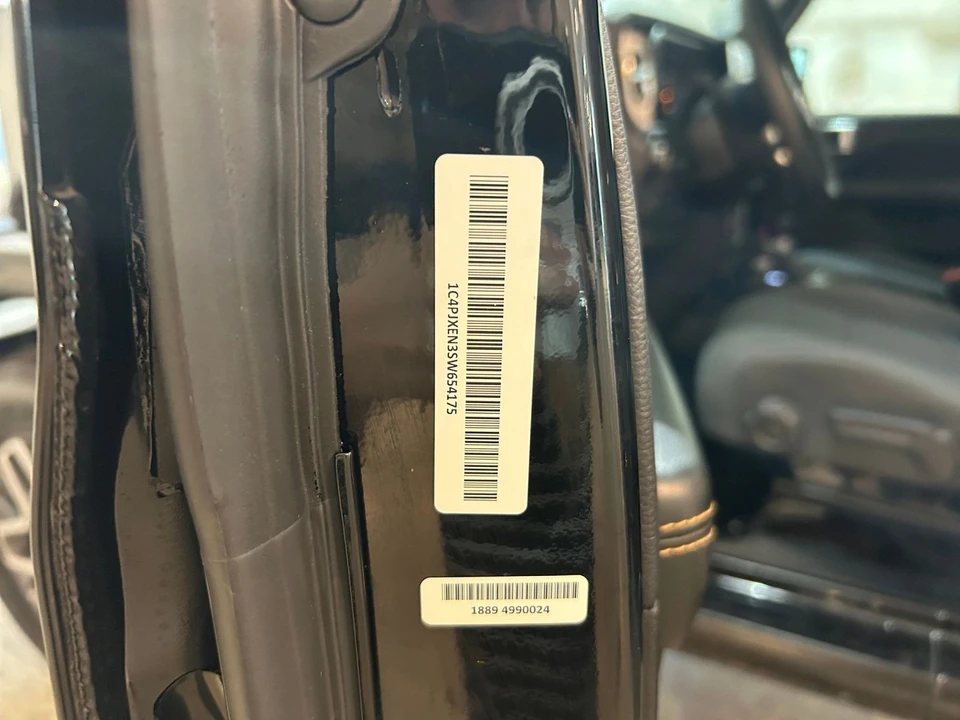 2025 Jeep JL Wrangler - Image 30 of 31
