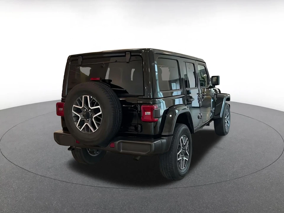 2025 Jeep JL Wrangler - Image 15 of 31