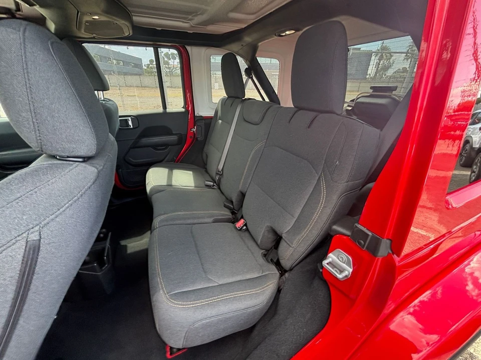 2025 Jeep JL Wrangler - Image 27 of 31