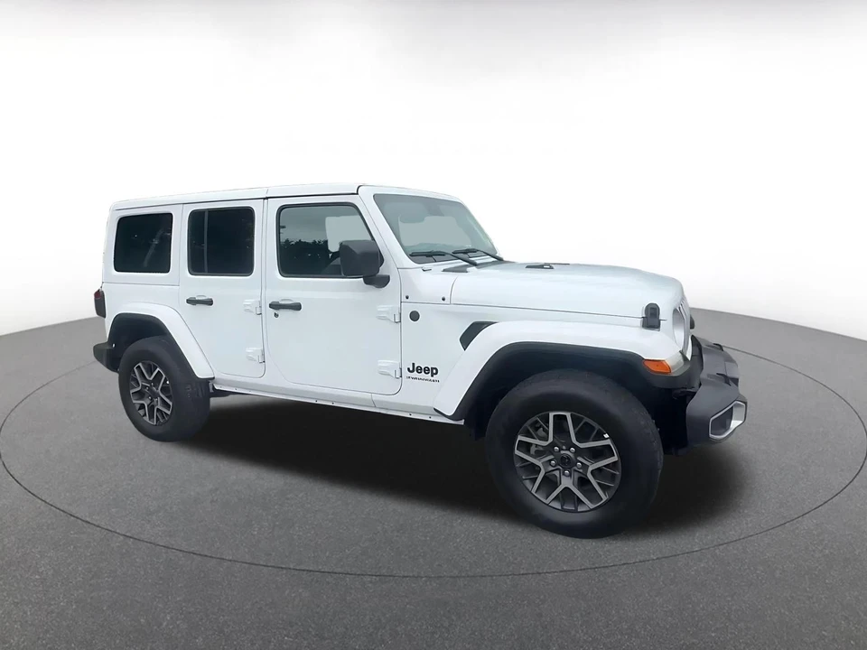 2025 Jeep JL Wrangler - Image 2 of 31