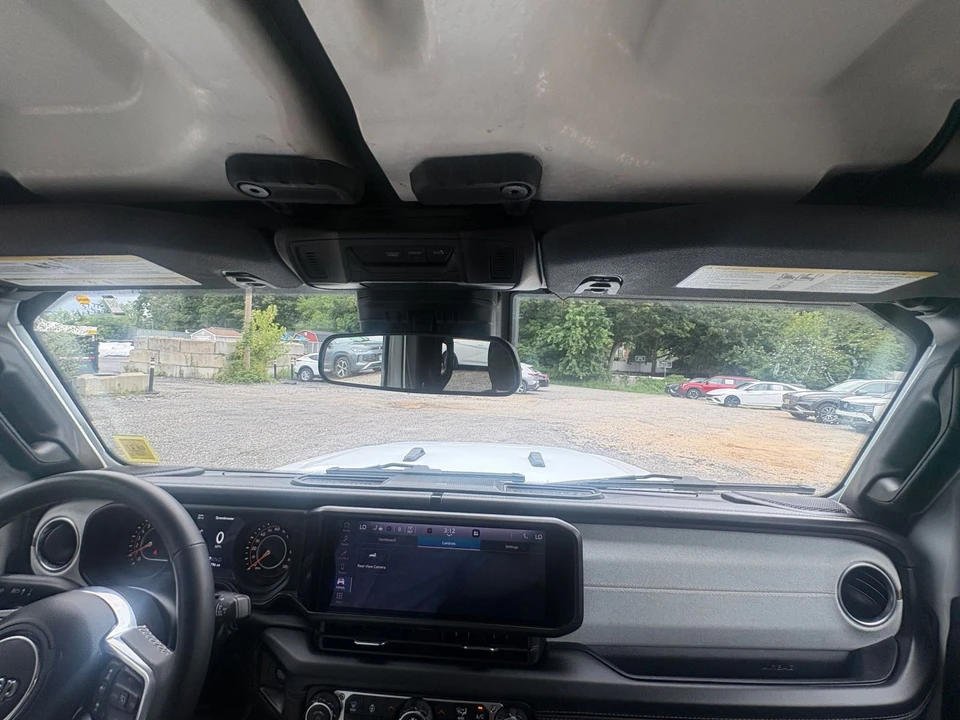2025 Jeep JL Wrangler - Image 31 of 31