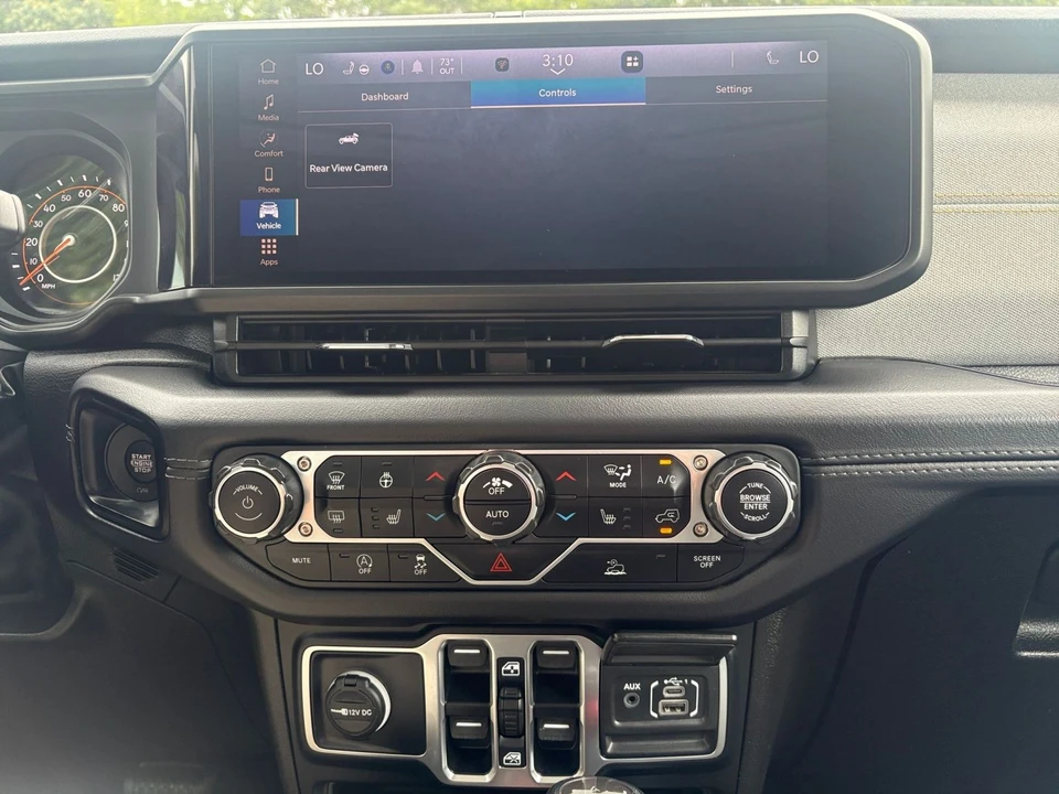 2025 Jeep JL Wrangler - Image 18 of 31