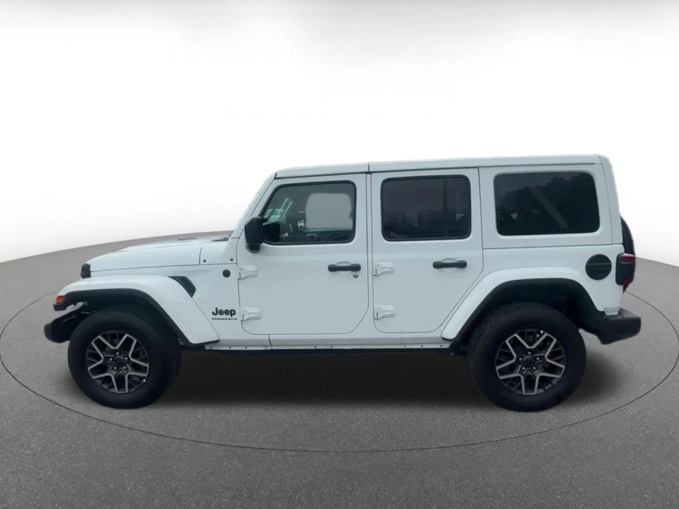 2025 Jeep JL Wrangler - Image 9 of 31