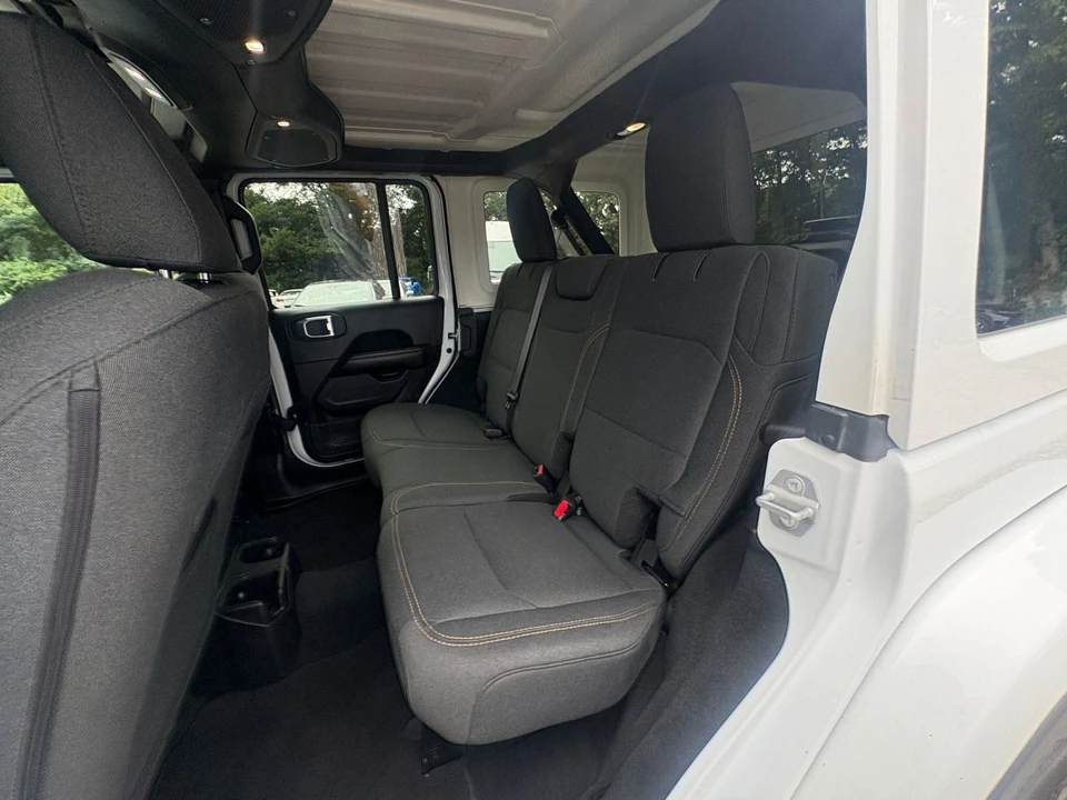 2025 Jeep JL Wrangler - Image 23 of 31