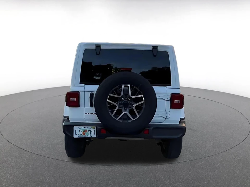 2025 Jeep JL Wrangler - Image 13 of 31
