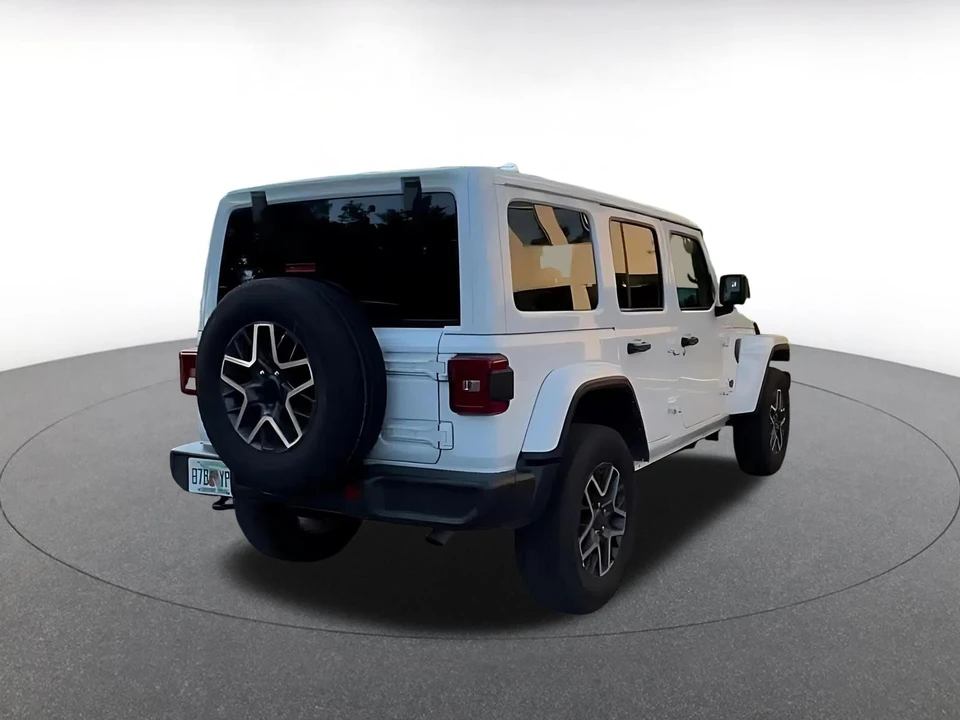 2025 Jeep JL Wrangler - Image 14 of 31