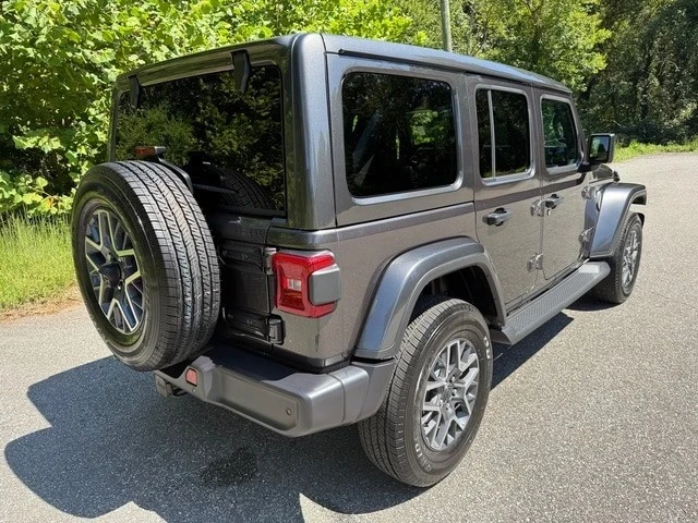 2025 Jeep JL Wrangler - Image 7 of 21