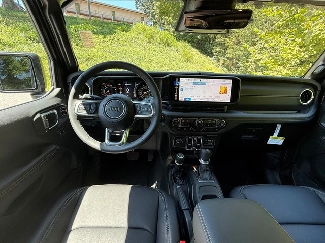 2025 Jeep JL Wrangler - Image 11 of 21