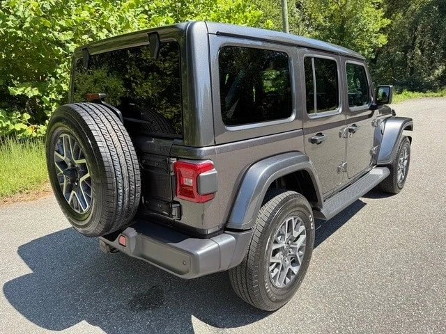 2025 Jeep JL Wrangler - Image 7 of 21