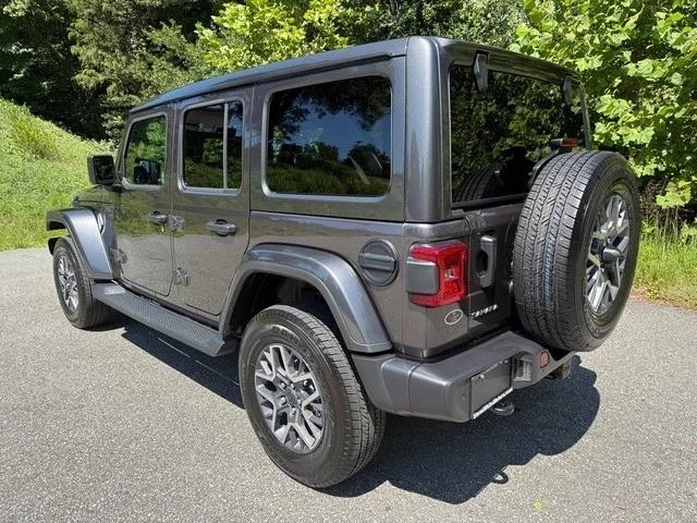 2025 Jeep JL Wrangler - Image 9 of 21