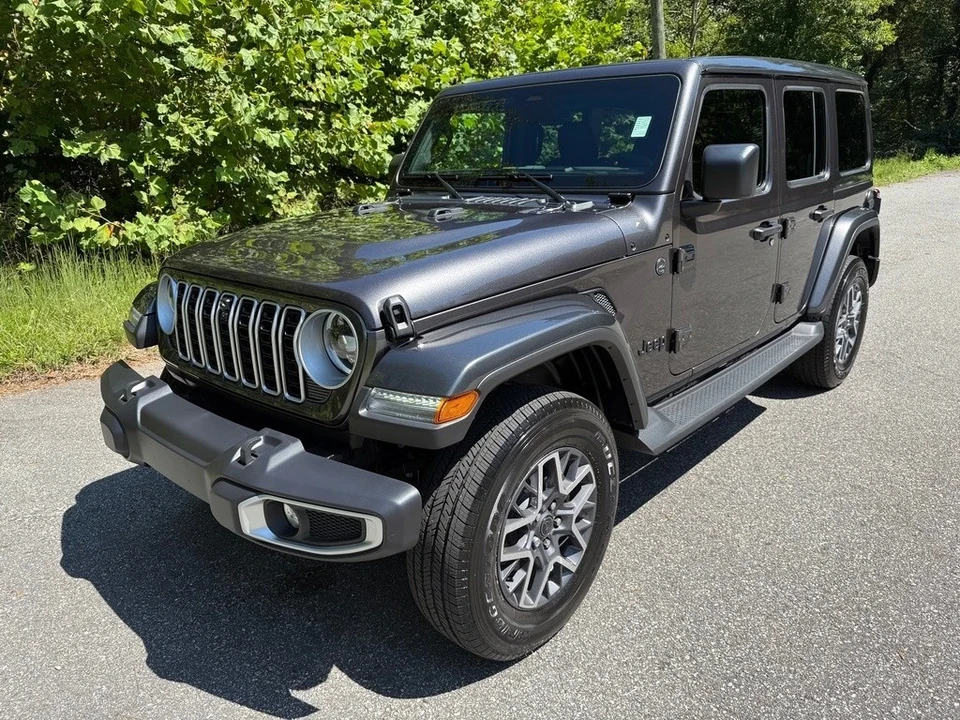 2025 Jeep JL Wrangler - Image 3 of 21