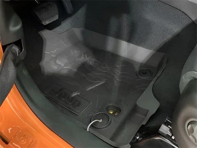 2025 Jeep JL Wrangler - Image 17 of 21