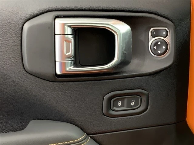 2025 Jeep JL Wrangler - Image 16 of 21