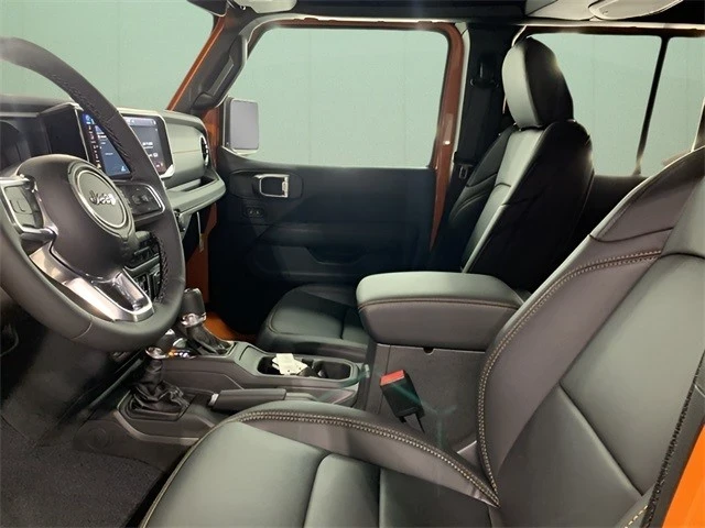 2025 Jeep JL Wrangler - Image 18 of 21
