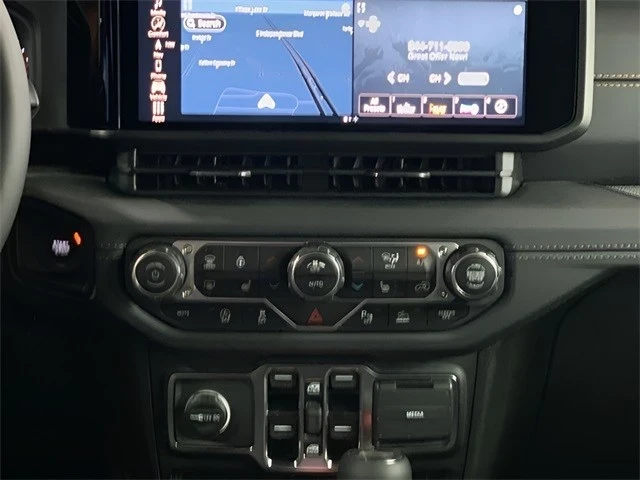 2025 Jeep JL Wrangler - Image 20 of 21