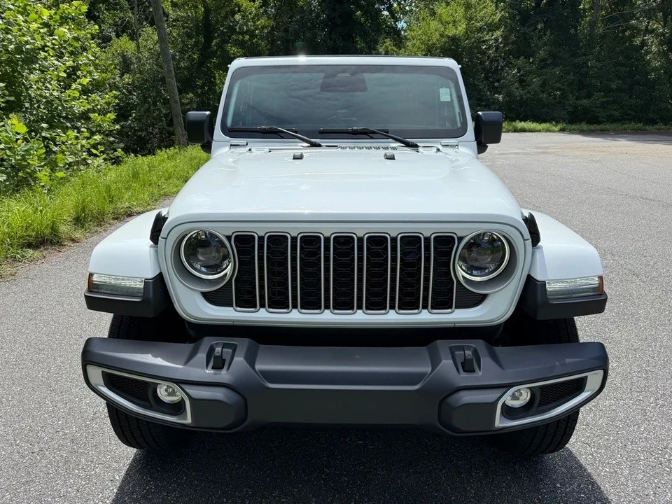 2025 Jeep JL Wrangler - Image 4 of 21