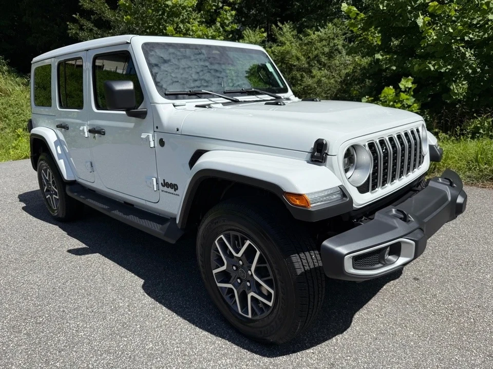 2025 Jeep JL Wrangler - Image 5 of 21