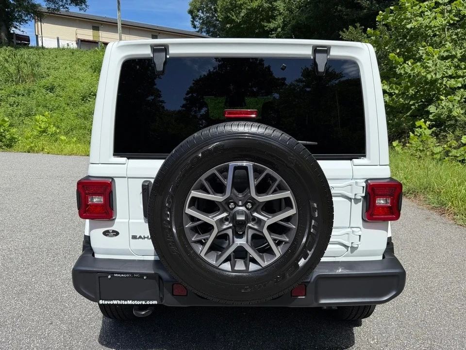 2025 Jeep JL Wrangler - Image 8 of 21