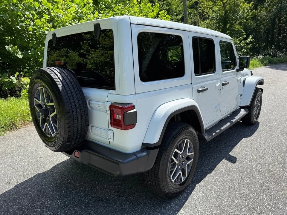 2025 Jeep JL Wrangler - Image 7 of 21