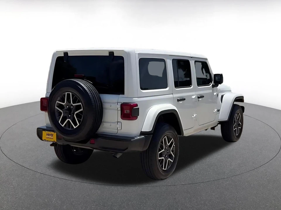 2025 Jeep JL Wrangler - Image 16 of 31