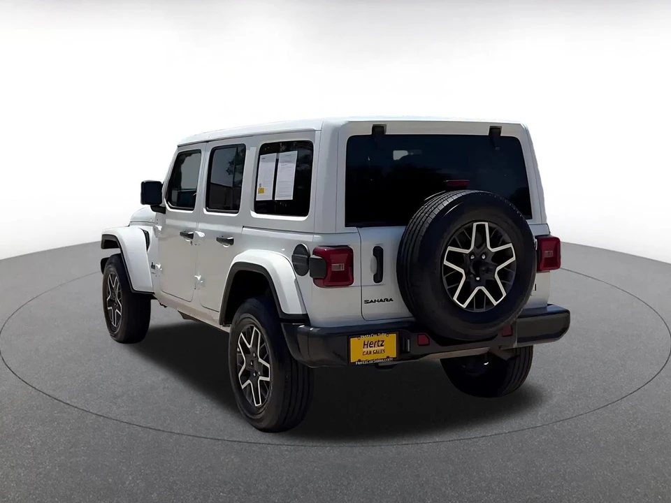 2025 Jeep JL Wrangler - Image 13 of 31
