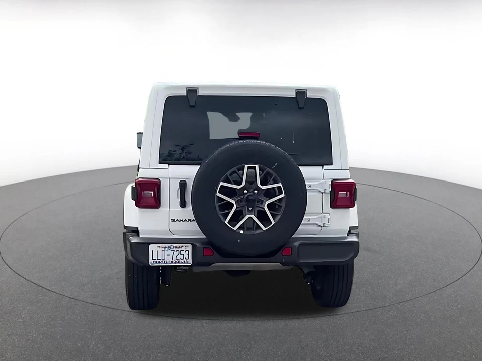 2025 Jeep JL Wrangler - Image 14 of 31