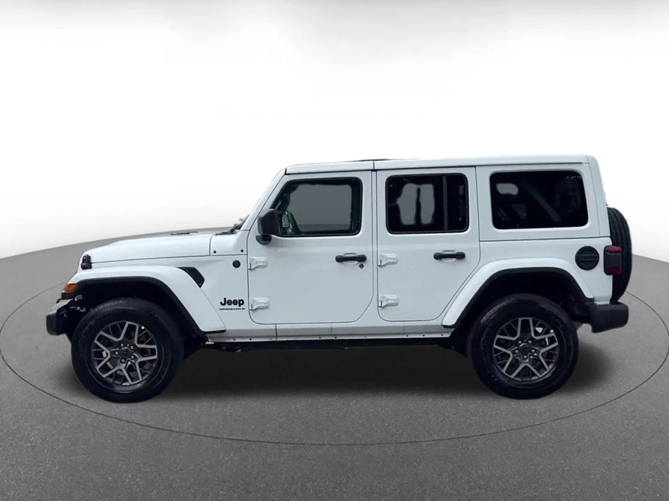 2025 Jeep JL Wrangler - Image 11 of 31