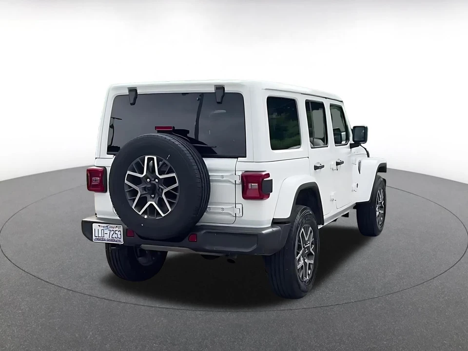 2025 Jeep JL Wrangler - Image 16 of 31