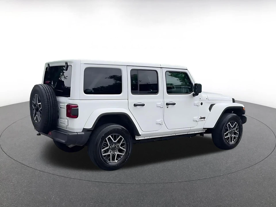2025 Jeep JL Wrangler - Image 17 of 31