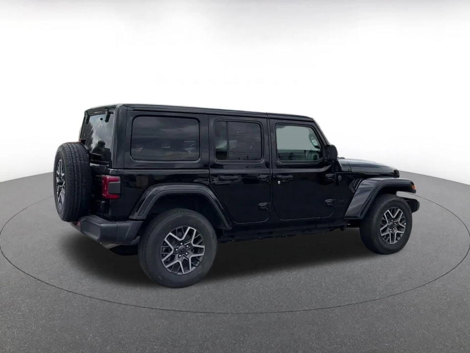 2025 Jeep JL Wrangler - Image 15 of 31