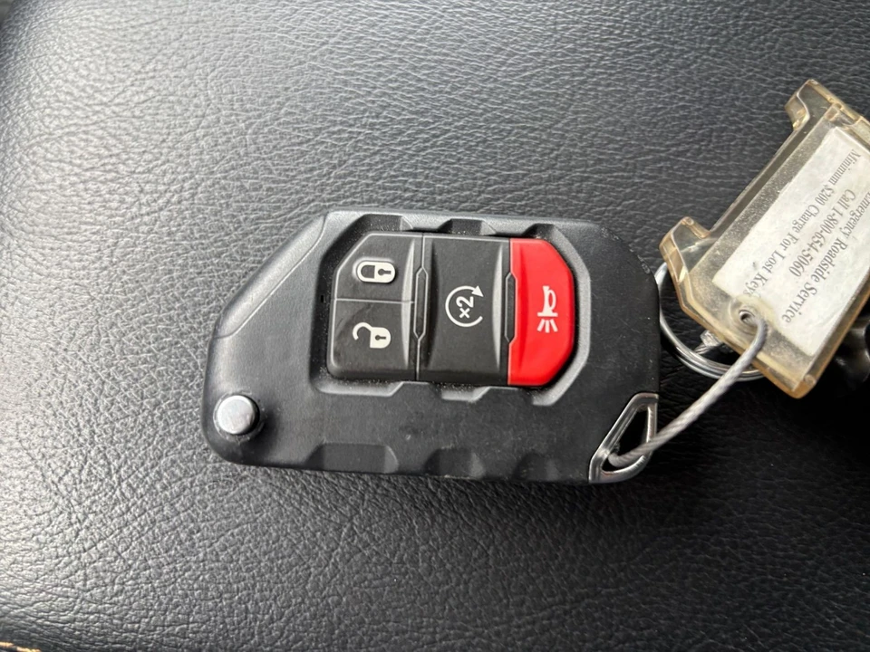 2025 Jeep JL Wrangler - Image 22 of 31