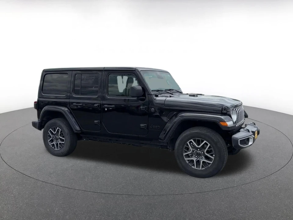 2025 Jeep JL Wrangler - Image 2 of 31